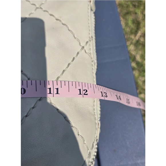 Vintage Authentic Chanel Quilted Tote Bag Cream Chain Strap Leather zip around - Picture 11 of 16